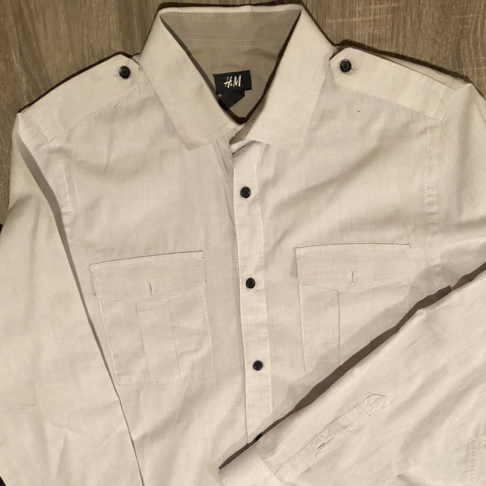 H & M